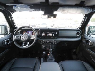 2024 Jeep Wrangler Unlimited Sahara 2.0L 4 Cylinders Engine Black Clear Coat