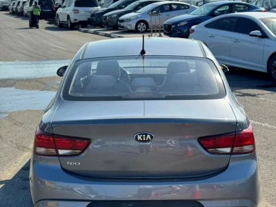 2018 Kia Rio Other 4 Cylinder Petrol Engine Grey Sedan GCC Specs