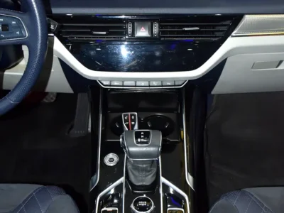 2023 Hongqi HS5 Deluxe 4 Cylinders Petrol Engine Black Blue SUV GCC Specs