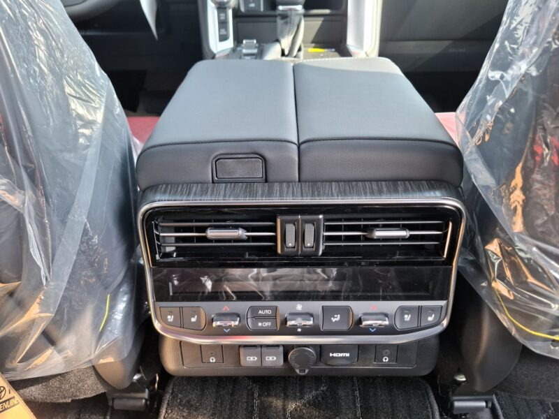 2025 Toyota Landcruiser VXR 3.5L V6 Twin-Turbo TT Silver Red with Radar GCC