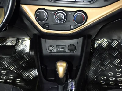 2015 Kia Picanto EX FOP 4 Cylinders Petrol Engine White Black Hatchback GCC