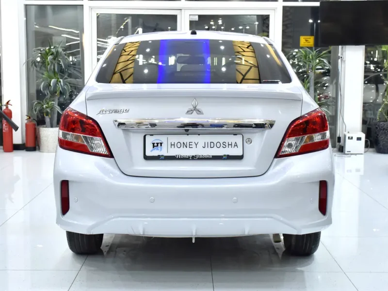 2021 Mitsubishi Attrage GLS 3 Cylinder Petrol Engine White Grey Sedan GCC Specs