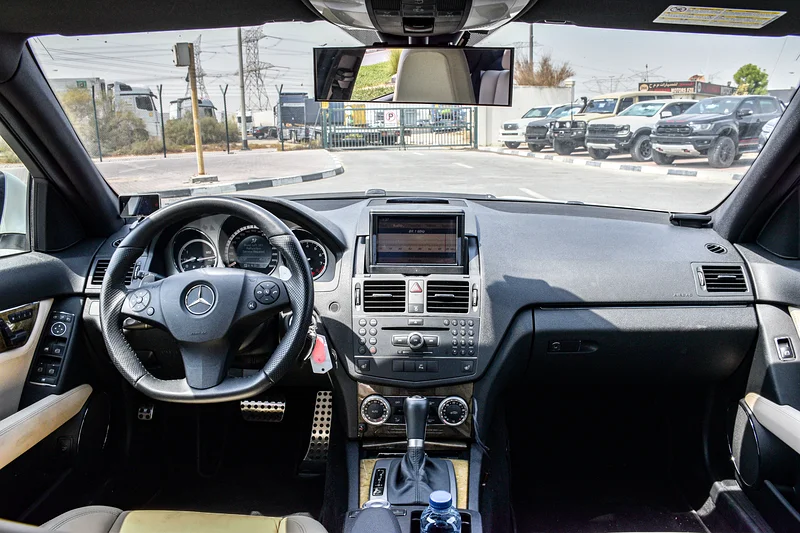 2009 Mercedes-Benz C-Class C63 AMG 8 Cylinder Engine White Beige Sedan