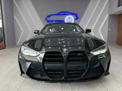 2022 BMW M4 Competition XDrive 3.0L M TwinPower Turbo inline 6-cylinder Black White