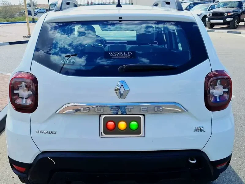2019 Renault Duster SE 4 Cylinder Petrol Engine White Beige SUV GCC Specs