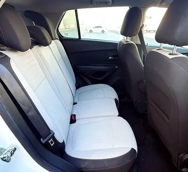 2020 Chevrolet Trax LS 4 Cylinder Petrol Engine White Grey SUV GCC Specs