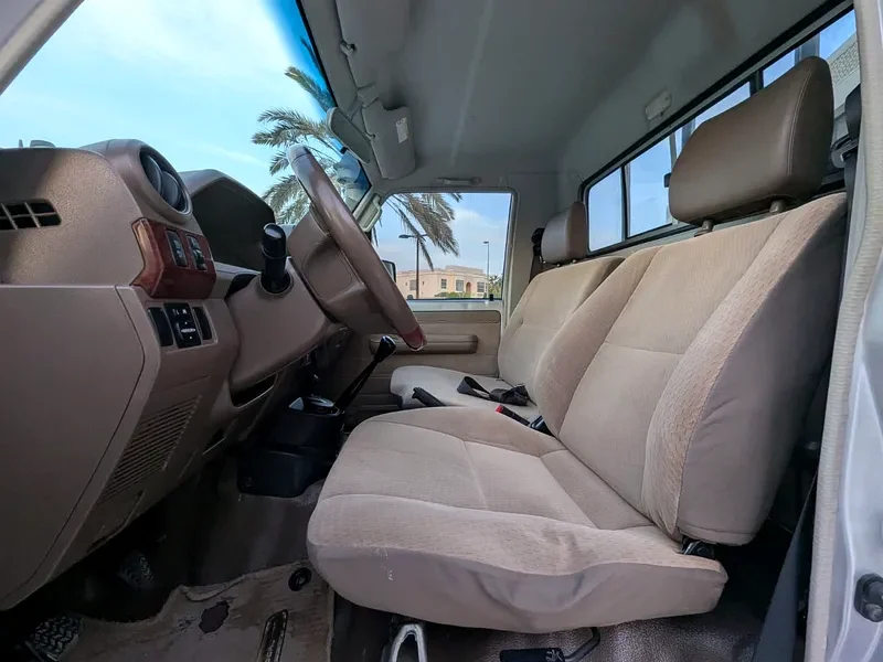 2018 Toyota Land Cruiser 79 series Other DIESEL V8 Engine 4.5 Litres Silver Beige Pickup