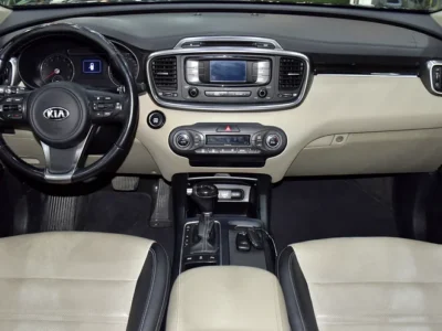 2016 Kia Sorento DLX 6 Cylinders Petrol Engine Black Beige SUV AWD GCC Specs
