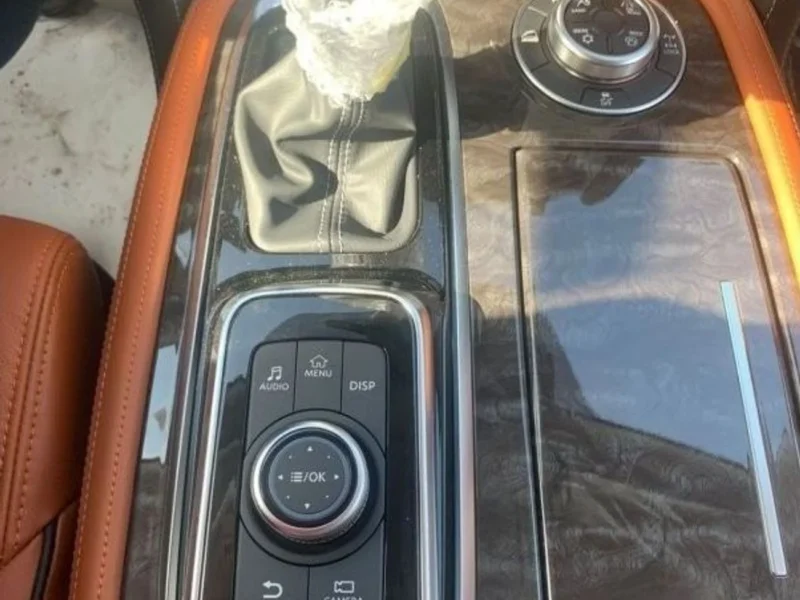 2022 Nissan Patrol LE Titanium 5.6L 8 Cylinder Petrol Engine White Tan SUV GCC