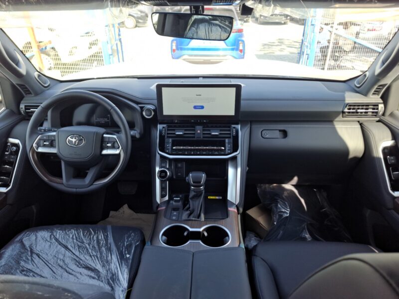 2024 Toyota Landcruiser VX Plus 3.5L TWIN TURBO, 6 CYLINDER Black SUV Petrol