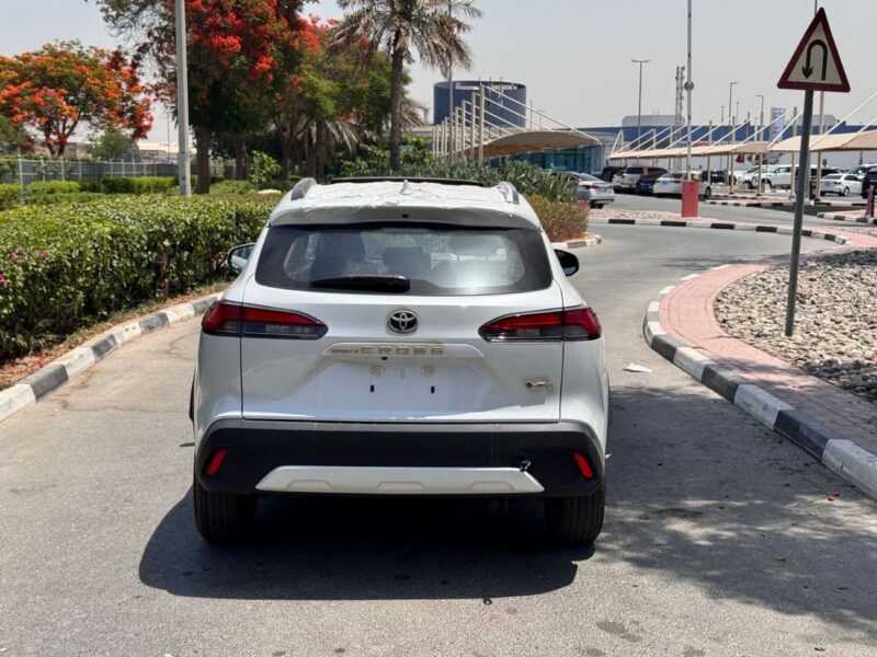 2025 TOYOTA COROLLA White Red CROSSOVER 1.8L HYBRID 4 Cylinders Engine