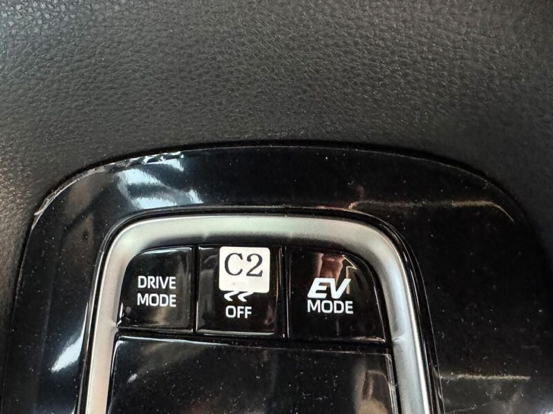 2024 Toyota Corolla Hybrid Elite 1.8L 4 Cylinders Full Option White Black Sedan