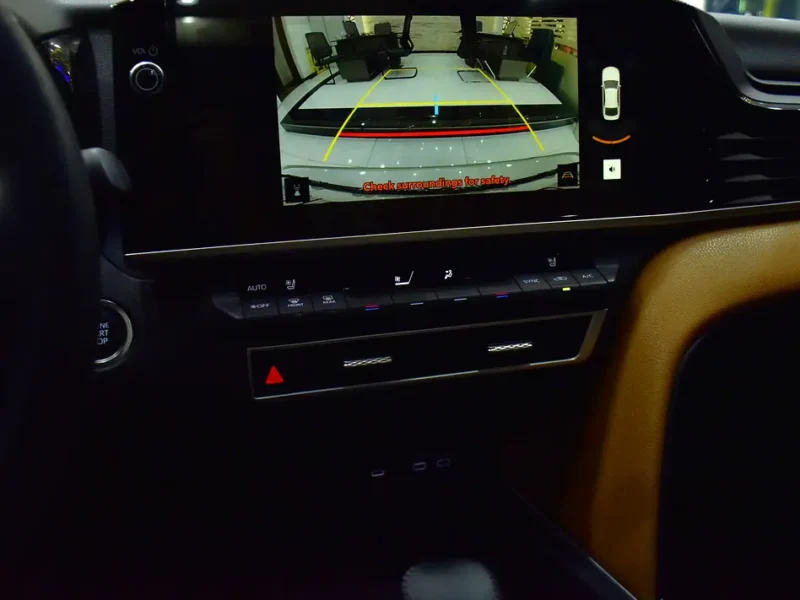 2025 Toyota Camry GLE 4 Cylinder Petrol Engine White Tan Sedan GCC Specs