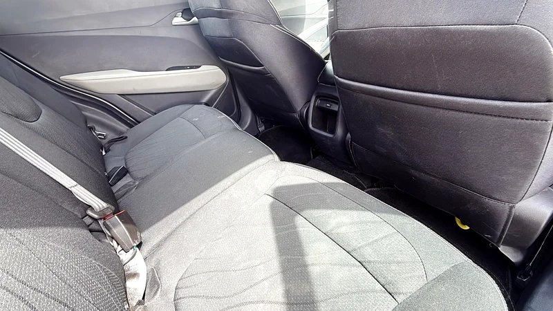 2022 Chevrolet Groove LT 4 Cylinder Petrol Engine Grey Black SUV GCC Specs