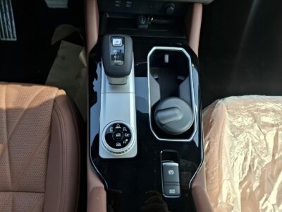 2026 Mitsubishi Outlander P Line 2.5 Litres 4 Cylinder Petrol Engine White Tan SUV