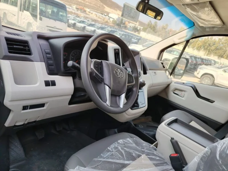 2026 TOYOTA HIACE 2.8L DIESEL GL GRADE 6 Cylinders Engine White Black Van