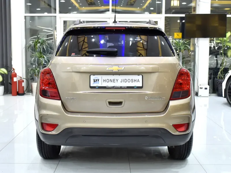 2019 Chevrolet Trax LT 4 Cylinder Petrol Engine Beige Grey Crossover GCC