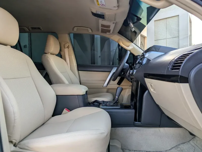 2015 TOYOTA PRADO GCC V4 2.7L Black Beige SUV IN EXCELLENT CONDITION