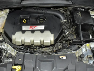 2017 Ford Focus ST 4 Cylinder Petrol Engine White Black Hatchback GCC