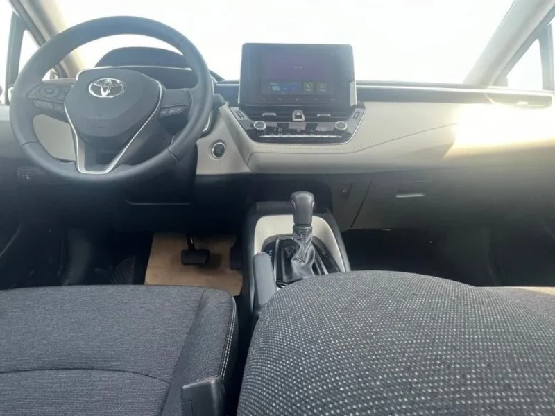 2023 TOYOTA COROLLA 1.6 Litres 4 Cylinders Petrol Engine White Beige Sedan