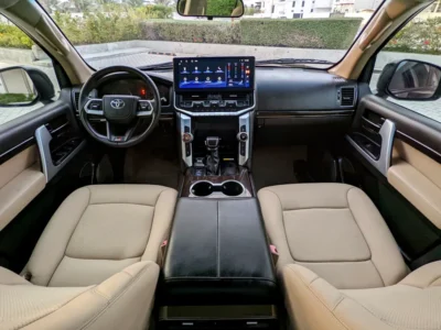 2009 Toyota Land Cruiser GXR 6 Cylinder Petrol Engine Black Beige SUV GCC