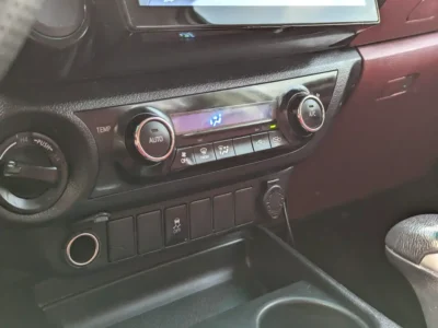 2019 Toyota Hilux Double Cab GLX AWD P 2.4 V4 DIESEL White Red Pick UP