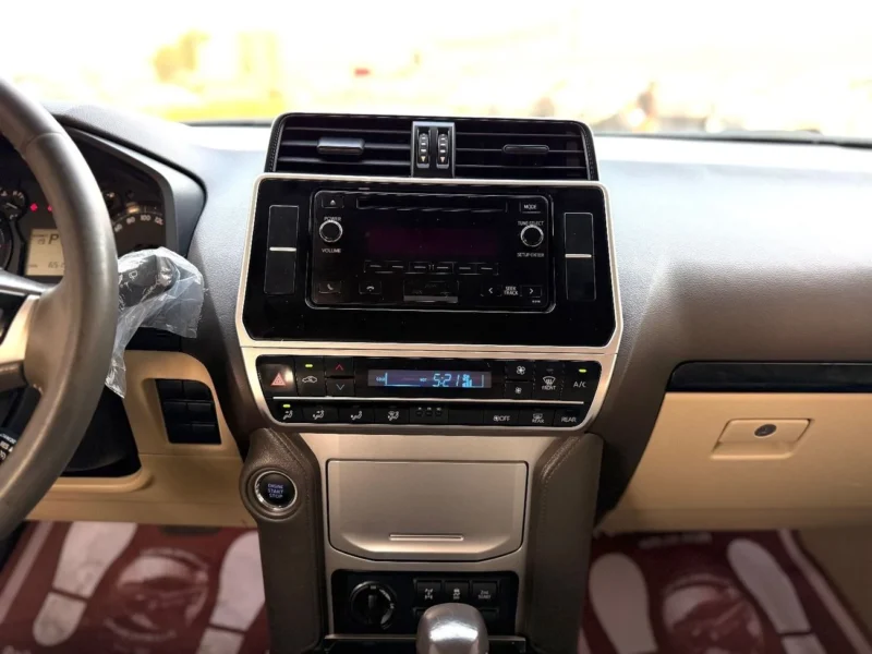 2018 TOYOTA LAND CRUISER PRADO 4.0 L V6 Engine White Beige SUV GCC