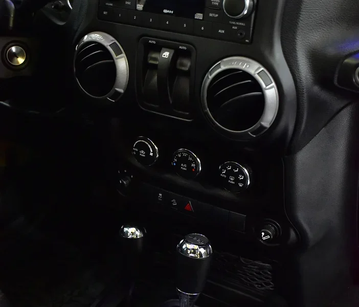 2018 Jeep Wrangler Willys Wheeler 6 Cylinders Petrol Engine Beige Black Crossover