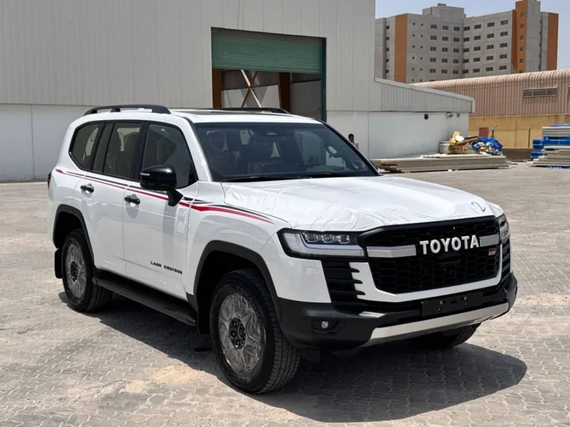 2025 TOYOTA LAND CRUISER GR-S 3.5L 6 Cylinders HYBRID White Red SUV