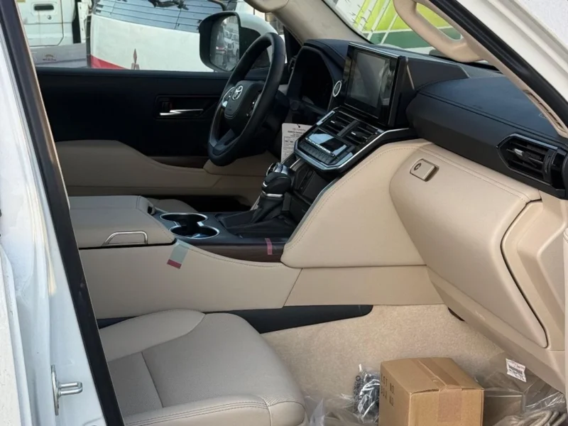 2026 TOYOTA LAND CRUSER GXR 4.0 Liter 6 Cylinder Petrol Engine White Beige SUV