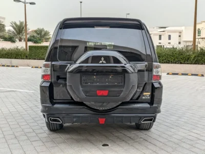 2015 Mitsubishi Pajero GLS MID 6 Cylinders Engine Black Red SUV GCC Specs