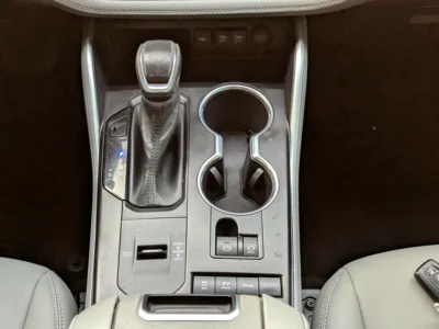 2020 Toyota Highlander Hybrid GXR 4 Cylinder Engine Black Grey SUV GCC