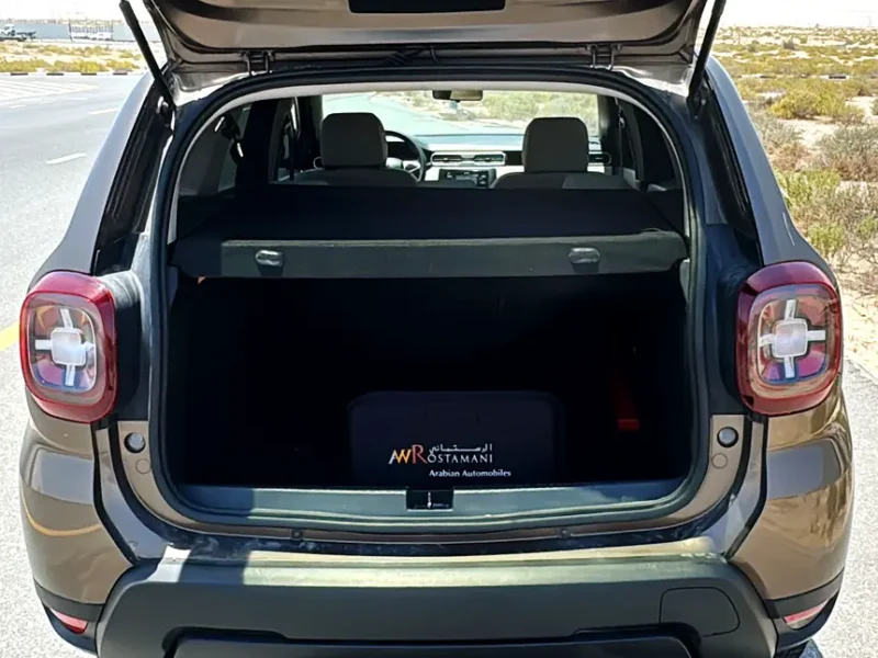 2022 Renault Duster LE 4 Cylinder Petrol Engine Brown Beige SUV GCC Specs