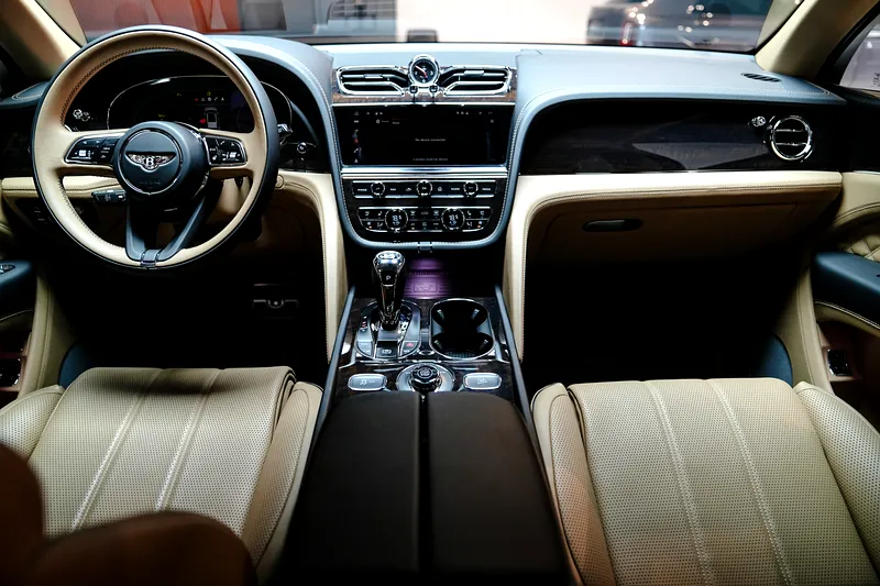 2022 Bentley Bentayga ORIGINAL MANSORY KIT WITH CERTIFICATE 8 Cylinders Petrol Engine Black Beige SUV