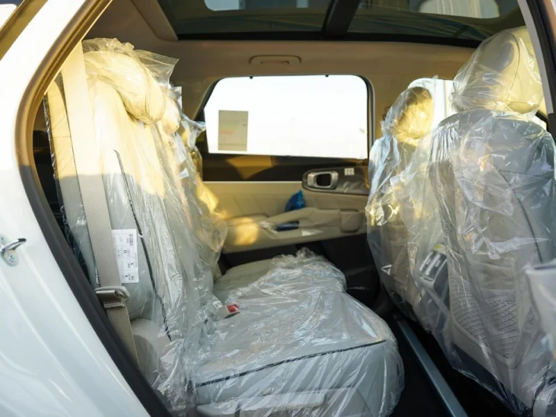 2026 Kia Sorento 3.5-liter 6 Cylinder Petrol Engine White Beige SUV GCC Specs