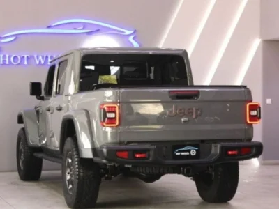 2023 Jeep Gladiator Rubicon 3.6L 6 Cylinders Petrol Engine Grey Black