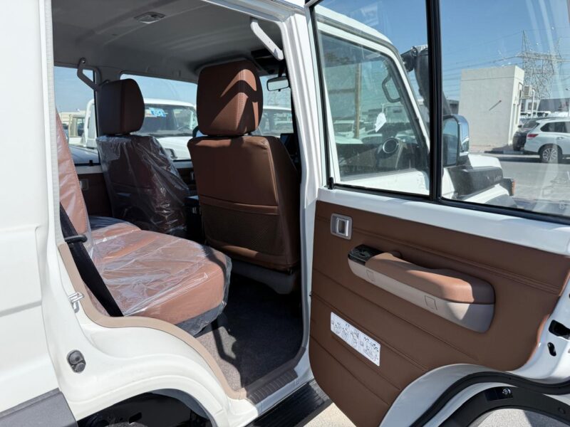 2025 Toyota LC 5 Door 2.8L 4-cylinder AT Full Diesel with Radar White Tan SUV