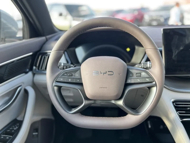 2025 BYD Song Plus Luxury DM-i 1.5L 4 Cylinder Petrol Engine Grey White SUV