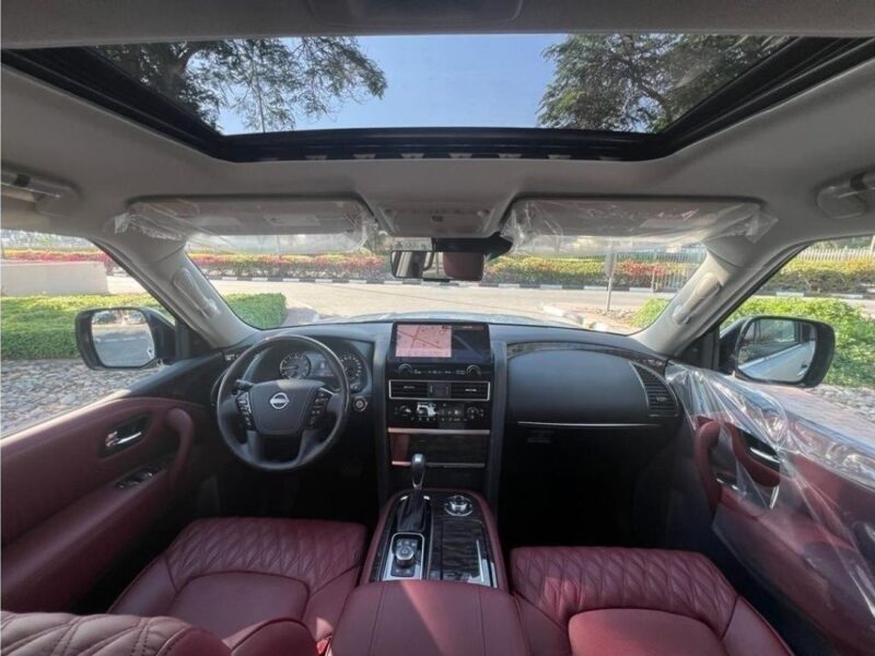 2024 Nissan Patrol 5.6-liter DOHC 32-valve V8 PLATINUM Silver Burgundy SUV