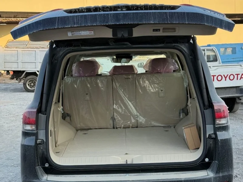 2026 TOYOTA LAND CRUISER 4.0 L WITH RADAR 6 Cylinders Engine White Beige SUV