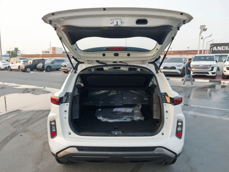 2025 TOYOTA URBAN CRUSIER 1.5 Liter 4 Cylinder Engine White Burgundy Sedan