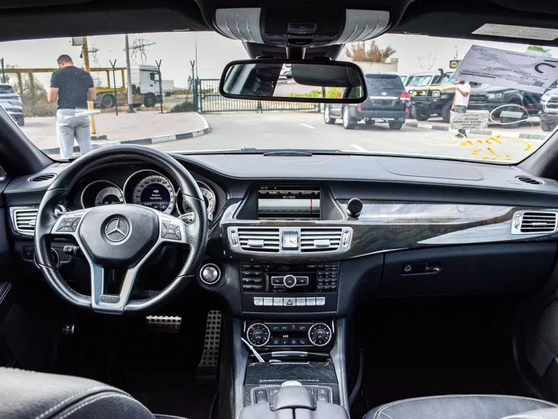 2013 Mercedes-Benz CLS-Class CLS 550 8 Cylinder Petrol Engine White Black Wagon