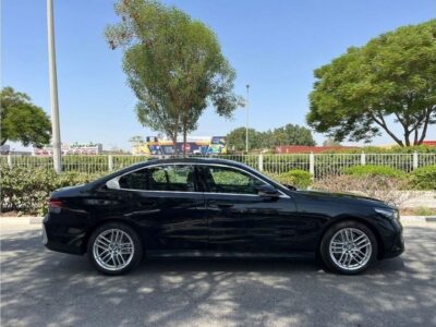 2024 BMW 520I 2.0 Litres 4 Cylinders Petrol Engine Black Tan Sedan