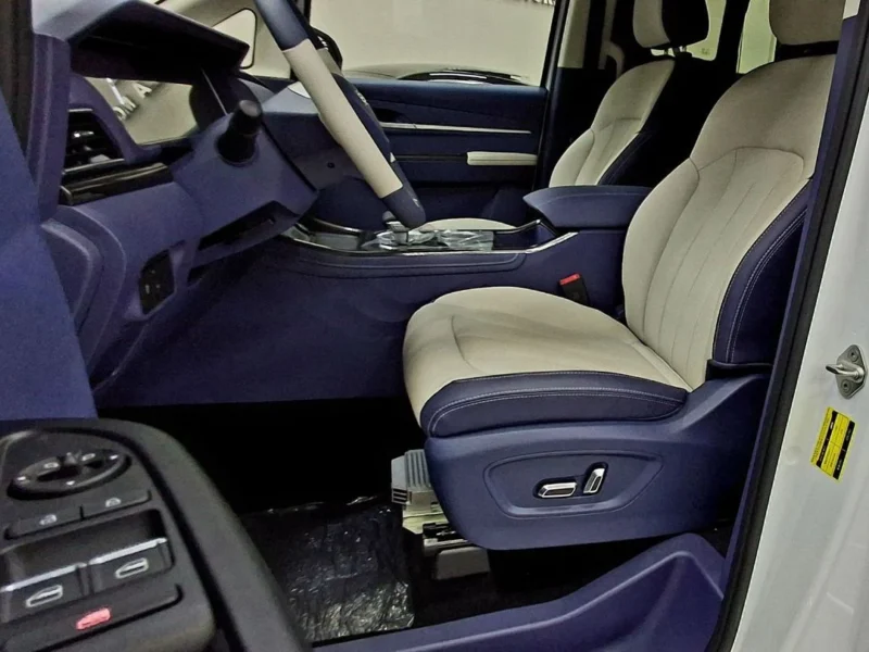 2026 BAW 212 M7 2.0 Liter 4 Cylinder Petrol Engine White Blue Van