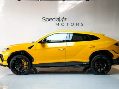 2024 Lamborghini Urus S 8 Cylinders Engine Yellow Black SUV Carbon Fiber Interior