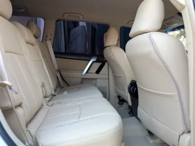 2017 TOYOTA PRADO GCC V4 2.7L White Beige SUV IN EXCELLENT CONDITION