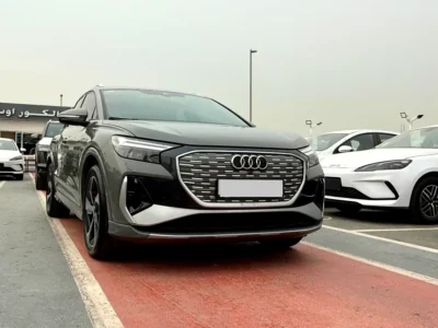 2024 Audi Q4 e-tron 40 Electric Car Grey Black SUV 450 - 550 KM Range