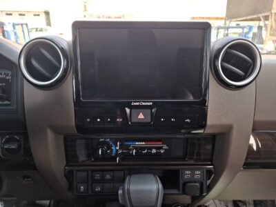 2025 Toyota LC Pickup DC AT 2.8L 4-cylinder Turbo Diesel Diff Lock Red Tan