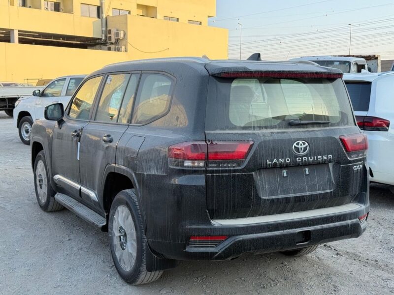 2026 TOYOTA LAND CRUISER 4.0 L WITH RADAR 6 Cylinders Engine White Beige SUV