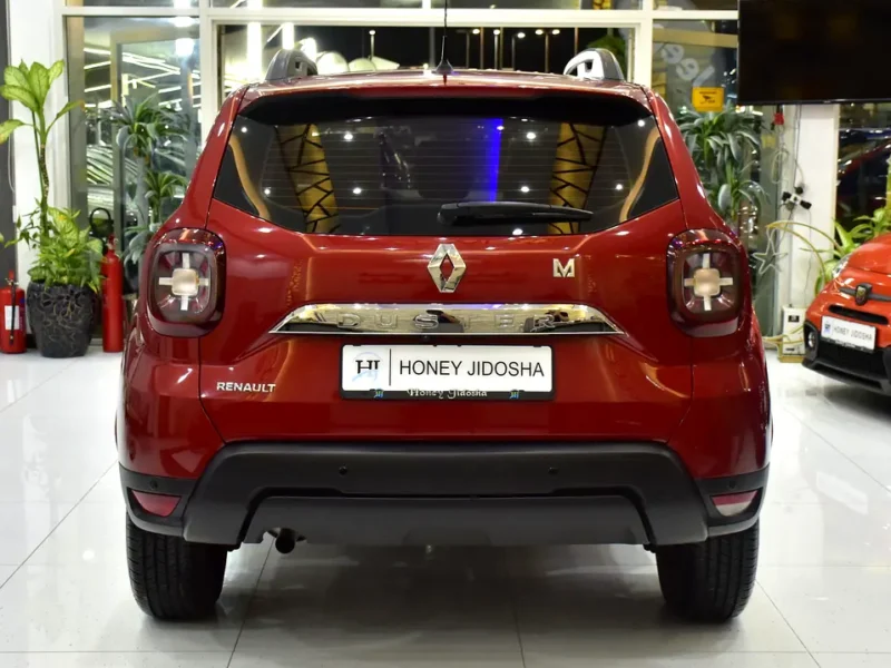 2022 Renault Duster Comfort 4 Cylinder Petrol Engine Red Beige Crossover
